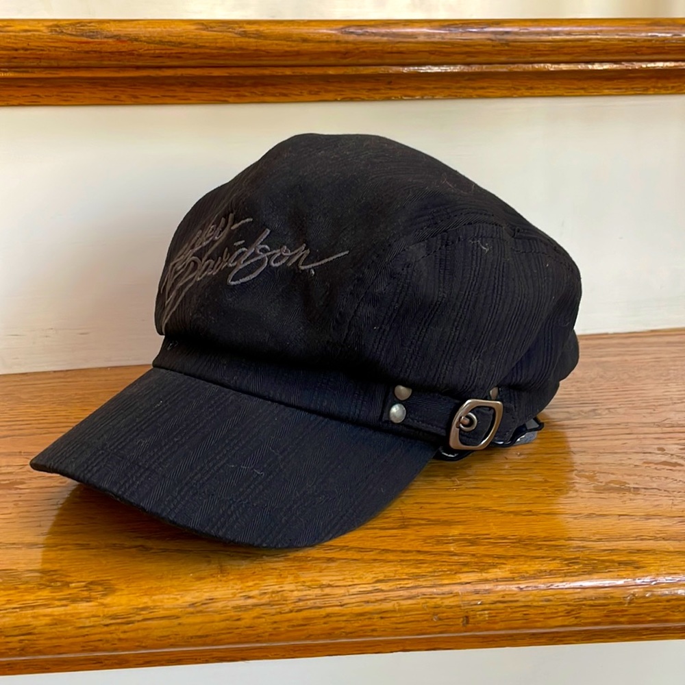 Super cute Harley Davidson hat. Worn two times!!